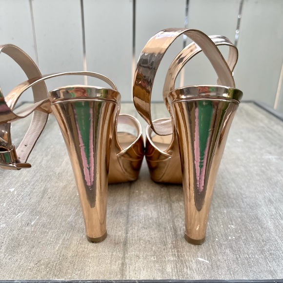 STEVE MADDEN Rose Gold Patent Leather Heels - Picture 6 of 7